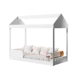 Cama montessori ideal para la habitación de los niños con una altura adecuada y segura