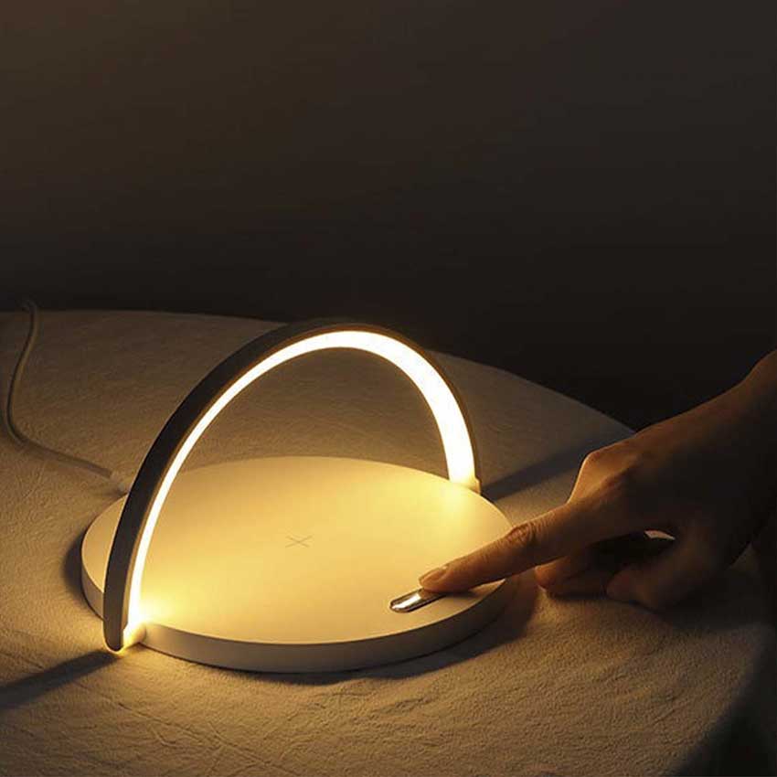 Tendencias en diseño de dormitorios para 2024 5 Lámpara de mesa led moon